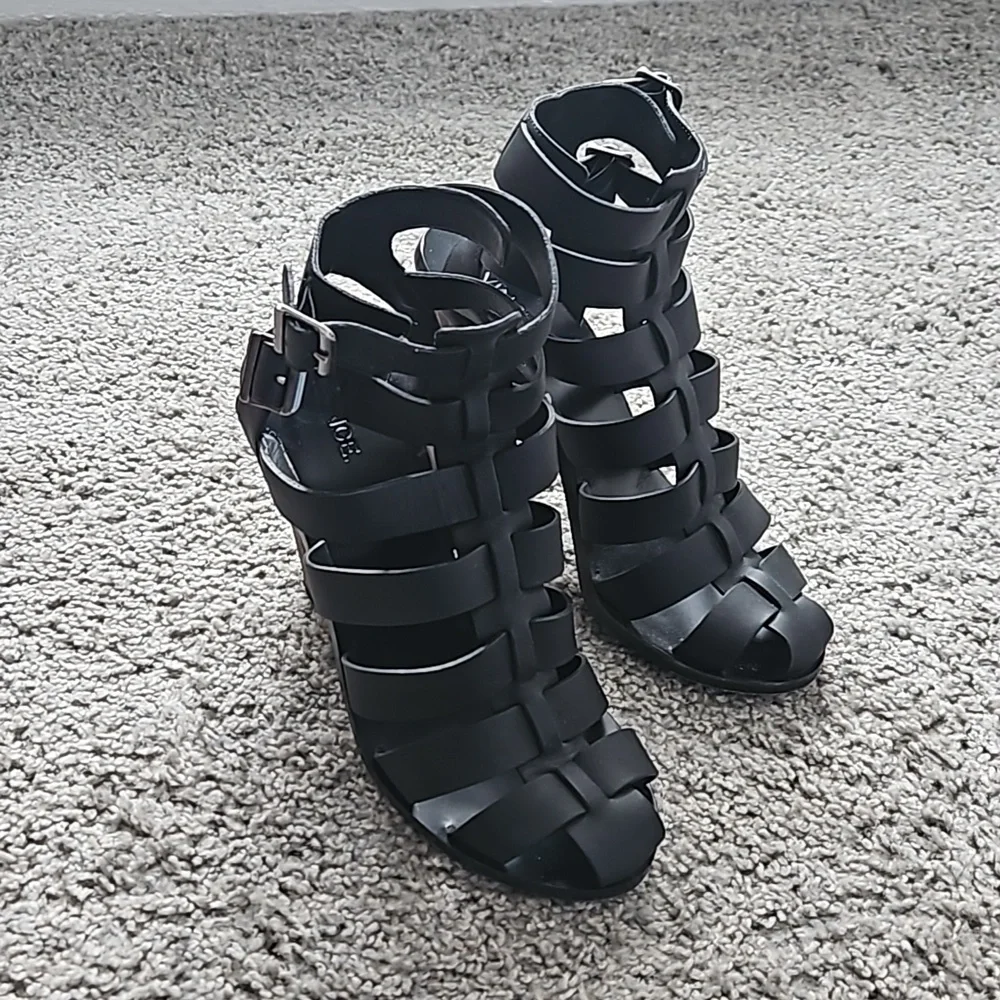 Vince Nicollete Black Caged leather block high heel Sandal size 9M